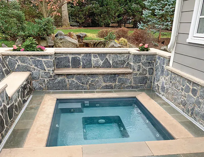 Amalfi-Spa-Style Diagram showing the fiberglass spa features of The Amalfi™